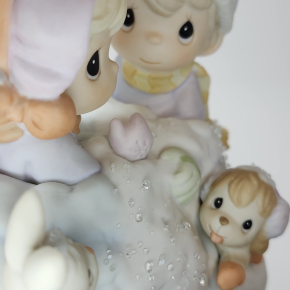 Precious Moments porcelain " Up To Our Ears In A White Christmas" - Picture 9 of 15